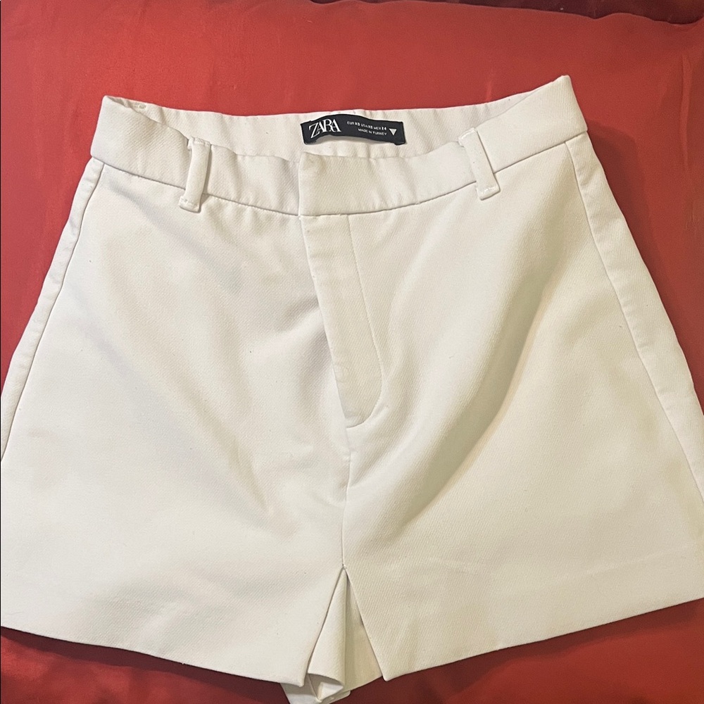 Zara Women's High Waist Cream Shorts